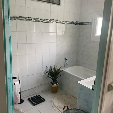 Maison De Mitoyenne 4 度假居 *